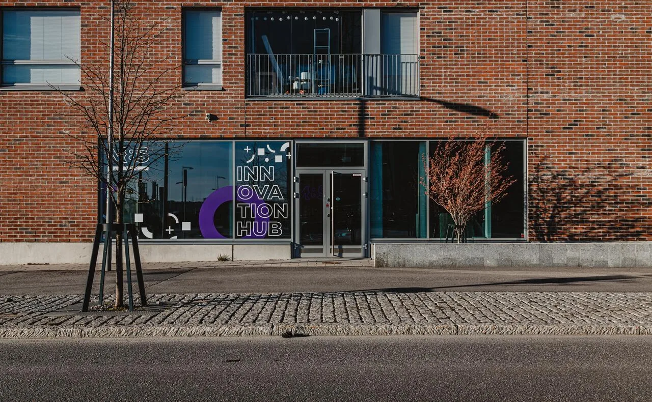M8S Innovation Hub facade on Arielinkatu, Kalasatama